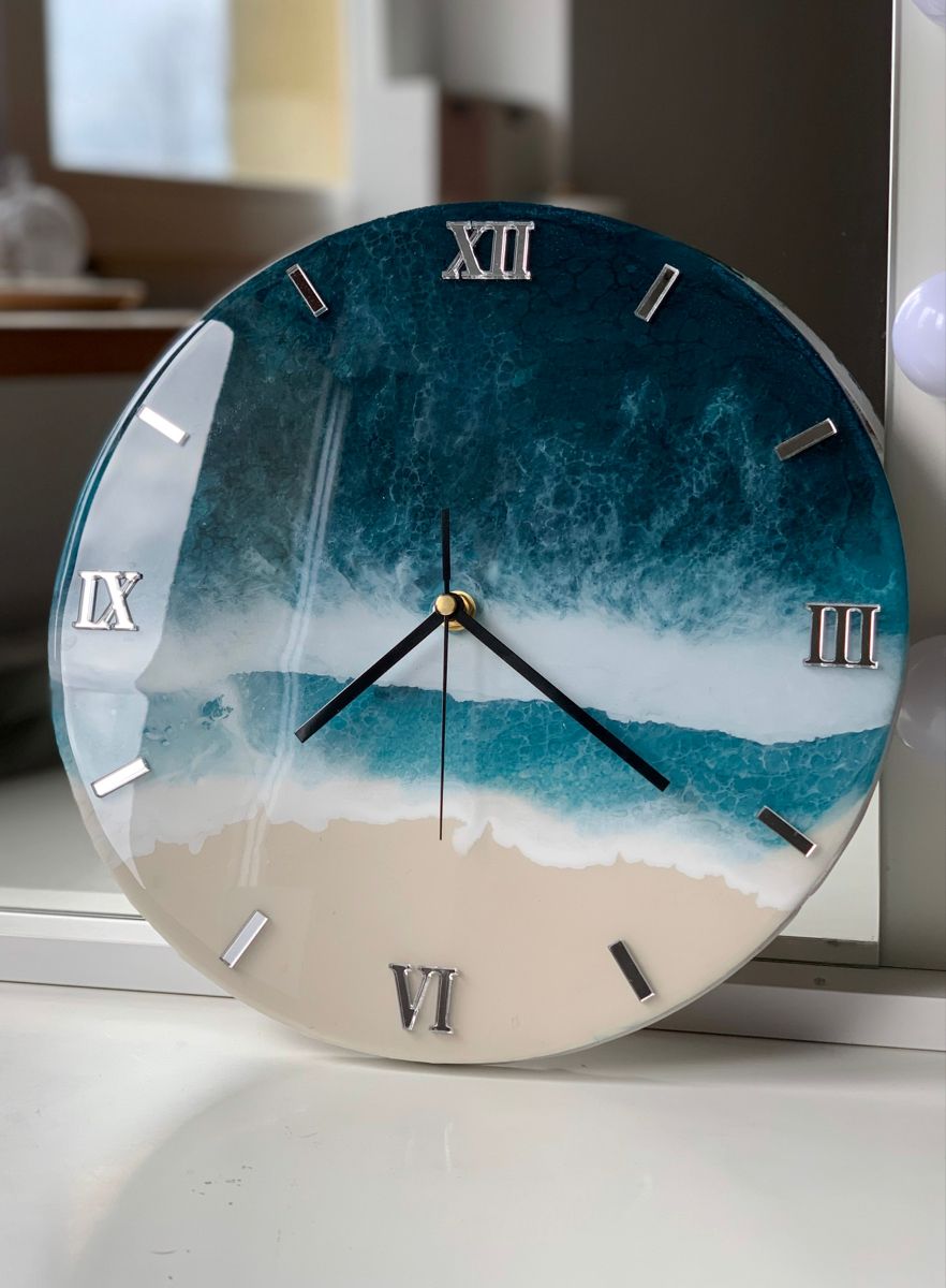 Royal Blue With Metalllic White Niddle Resin wall Clock | Elegant Personalized Resin Analog Wall Clock | Customized Round Shape | Modern Blue And White Theme Wall Clock (16 inch)