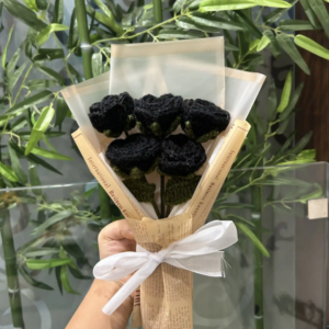5 Black Roses Bouquet